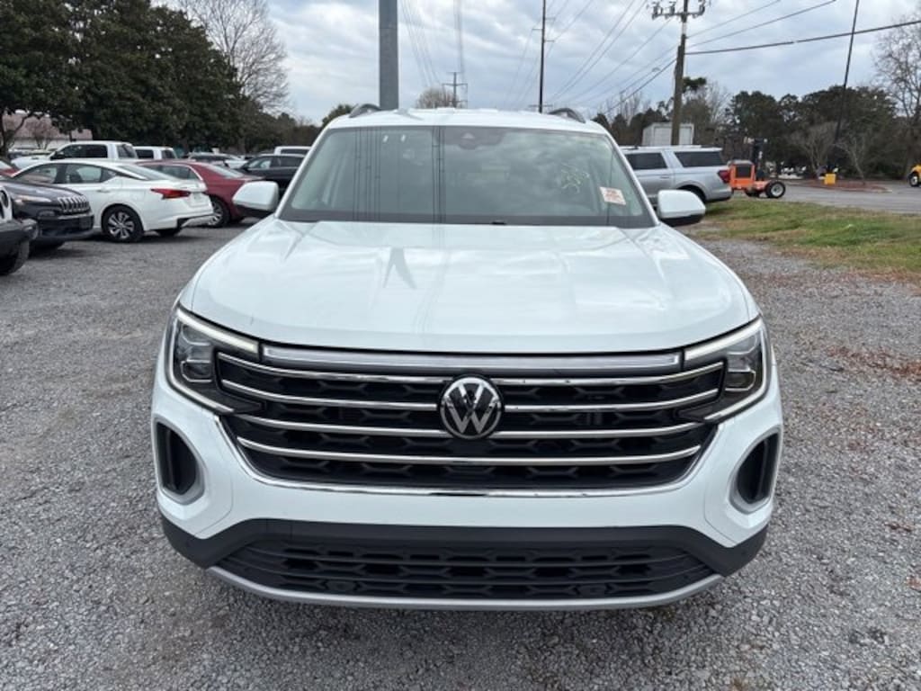 Used 2024 Volkswagen Atlas 2.0T SE w/Technology SUV