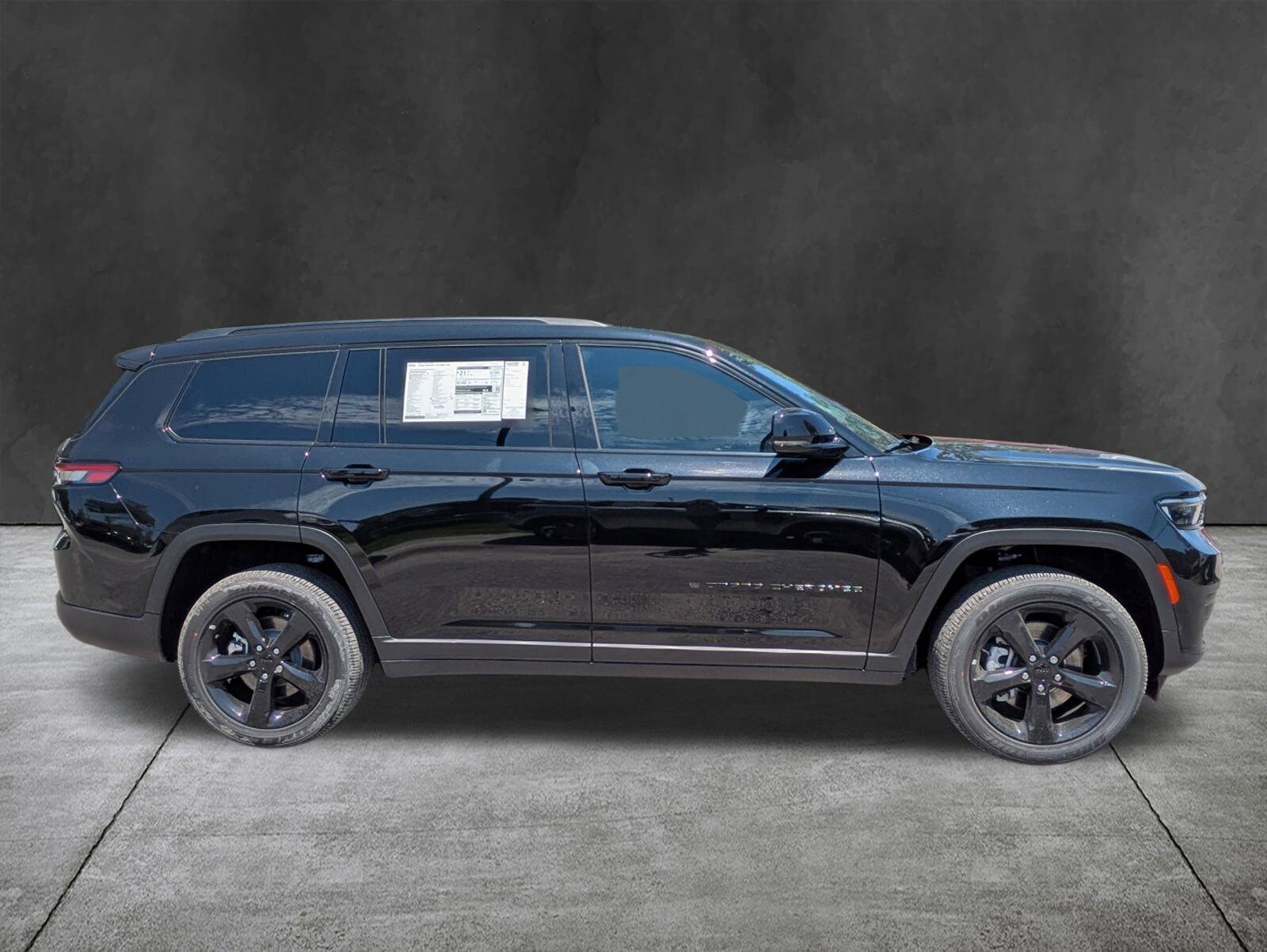 2025 Jeep Grand Cherokee Altitude X photo 2