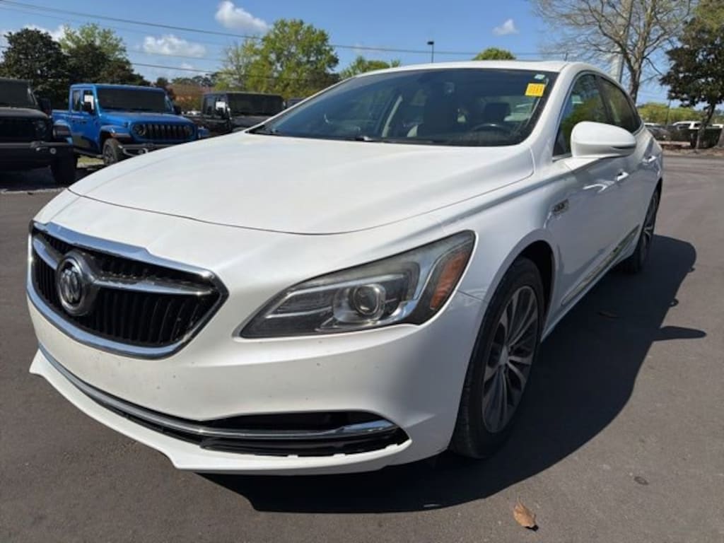 Used 2017 Buick Lacrosse Essence Sedan