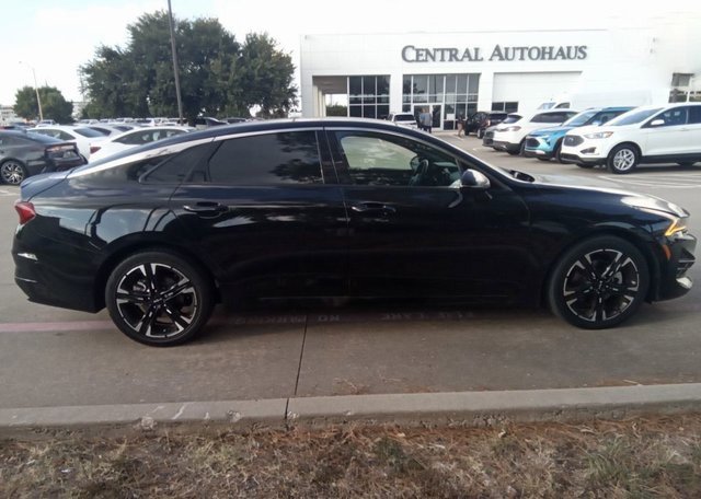 2024 Kia K5 GT-Line photo 2