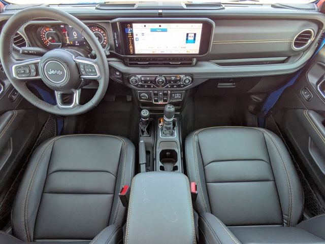 2025 Jeep Wrangler 4-Door Sahara - Photo 16