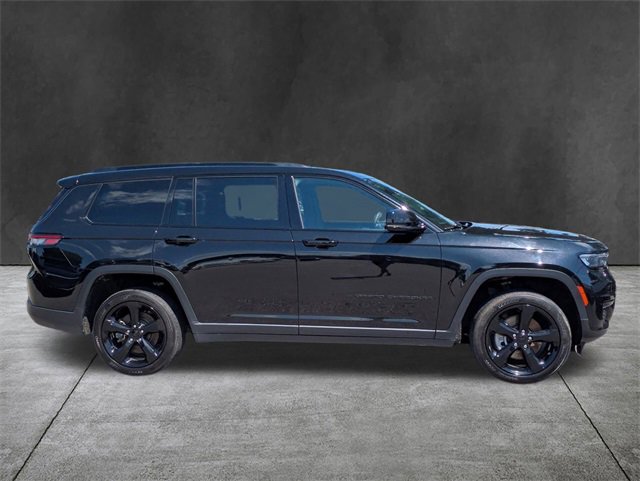 2023 Jeep Grand Cherokee Altitude photo 3