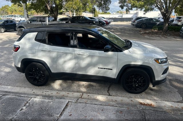 2022 Jeep Compass Altitude photo 2