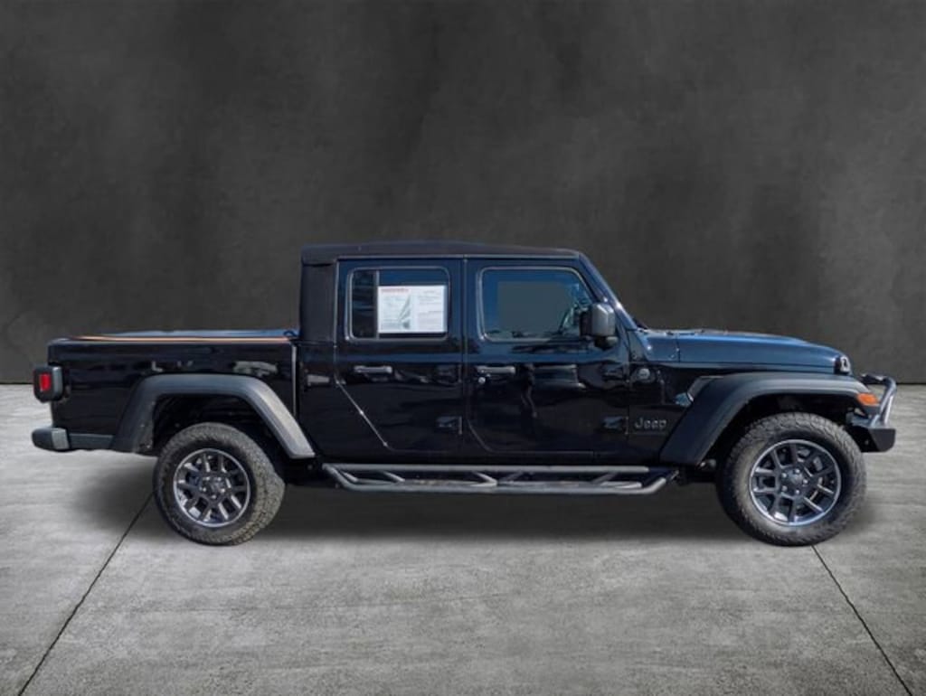 Used 2024 Jeep Gladiator Sport Truck Crew Cab