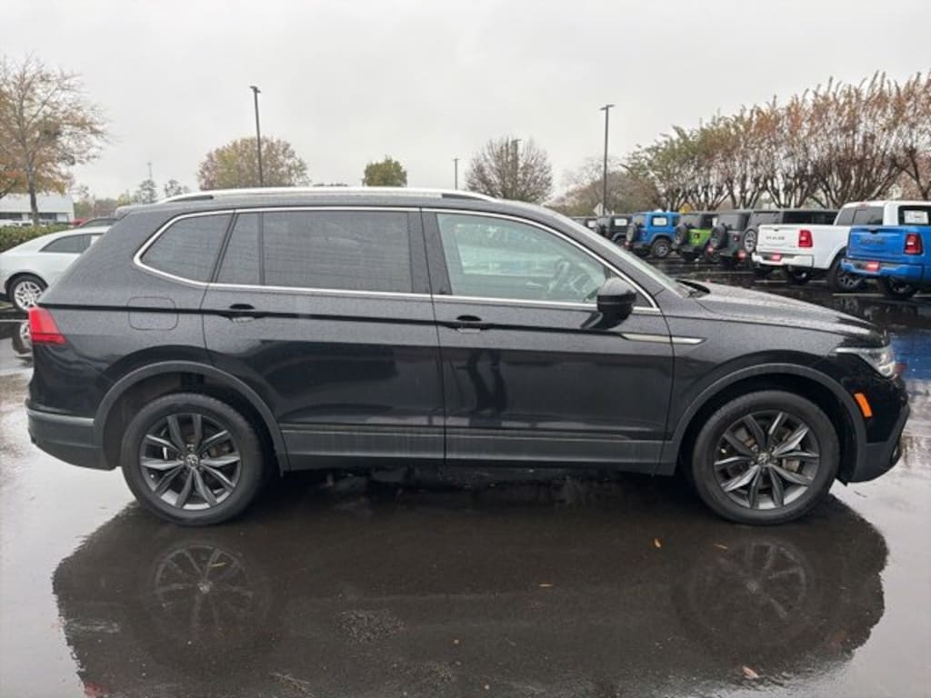 Used 2022 Volkswagen Tiguan SE SUV