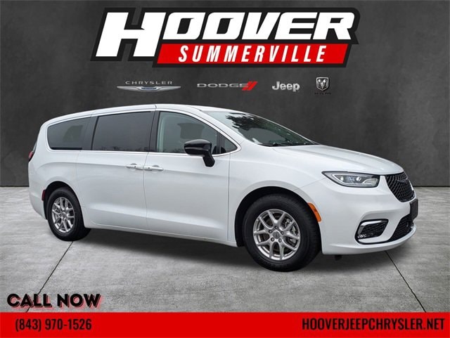 2024 Chrysler Pacifica Touring L's photo