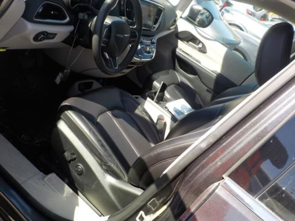 Used 2023 Chrysler Pacifica Touring L Van Passenger Van