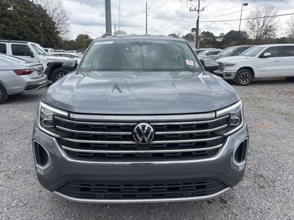 Used 2024 Volkswagen Atlas 2.0T SE w/Technology SUV
