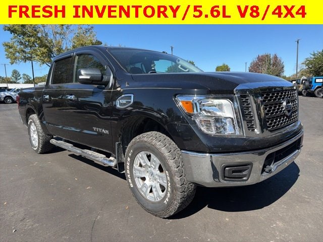 2017 Nissan Titan SV