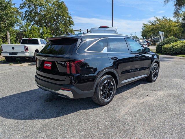 2024 Kia Sorento S photo 2