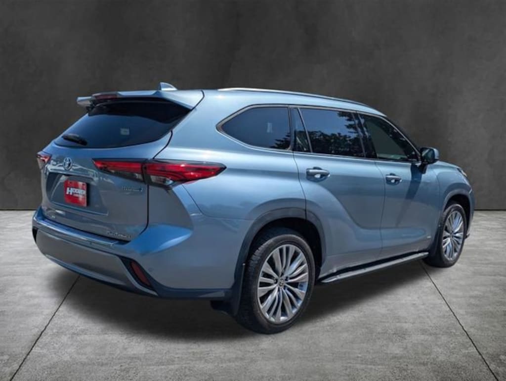 Used 2022 Toyota Highlander Hybrid Platinum SUV
