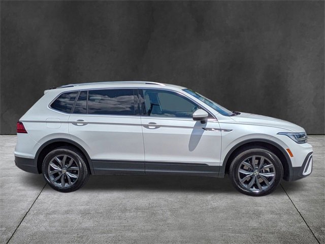 2023 Volkswagen Tiguan SE photo 3