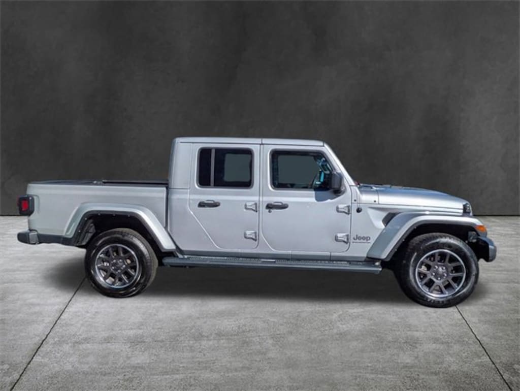 Used 2023 Jeep Gladiator Overland Truck Crew Cab