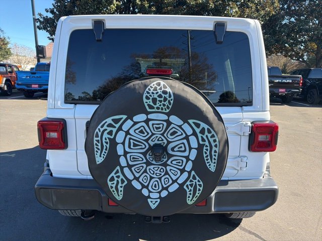 2022 Jeep Wrangler Unlimited Sahara photo 4