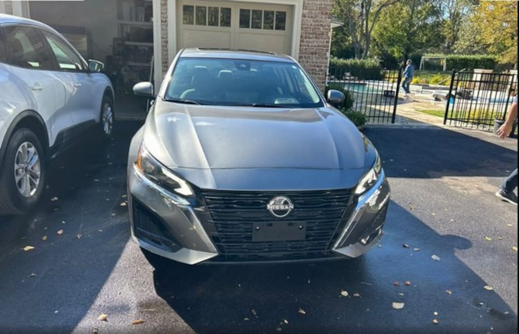 Used 2023 Nissan Altima 2.5 SV Sedan