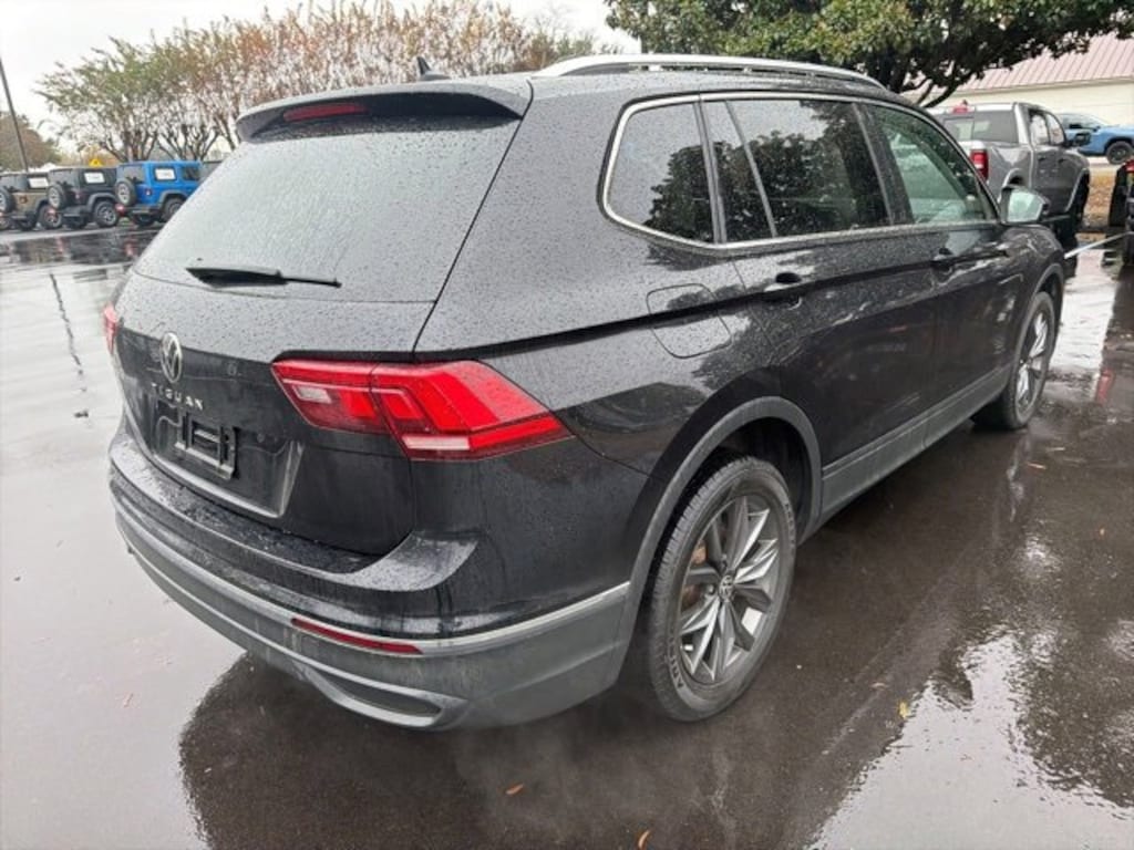 Used 2022 Volkswagen Tiguan SE SUV