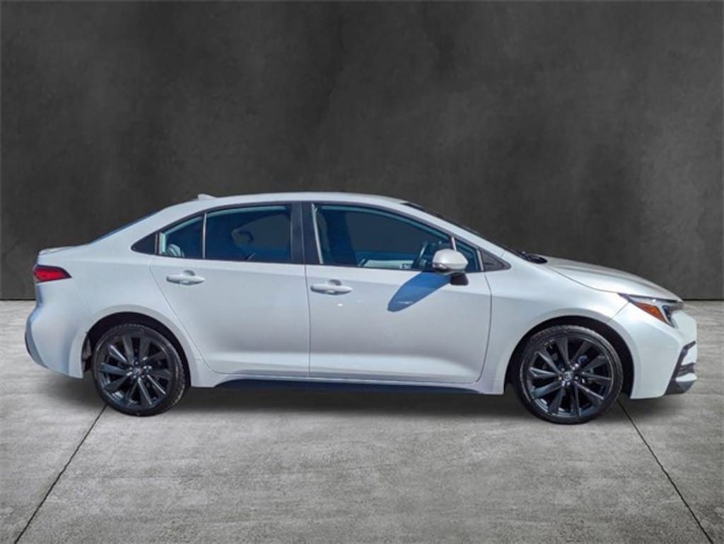 Used 2024 Toyota Corolla SE Sedan