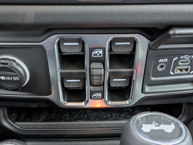 2025 Jeep Wrangler 4-Door Sahara - Photo 27