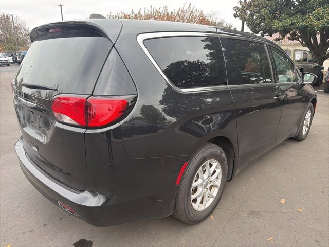 2023 Chrysler Voyager LX photo 3