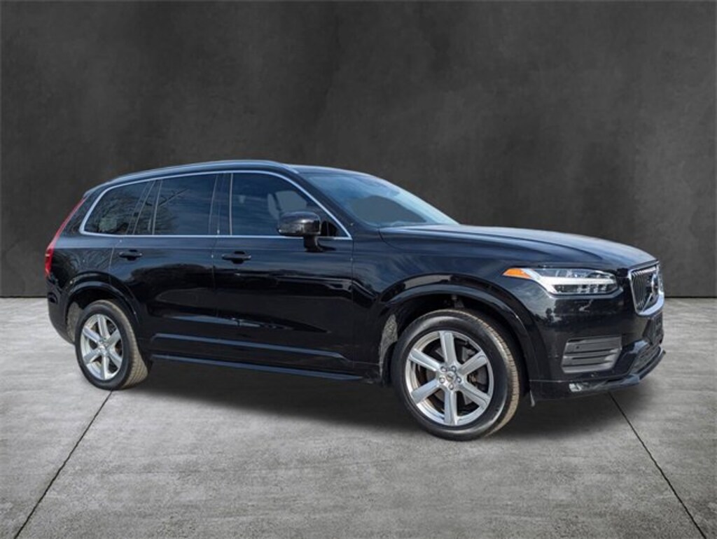 Used 2022 Volvo XC90 Momentum SUV