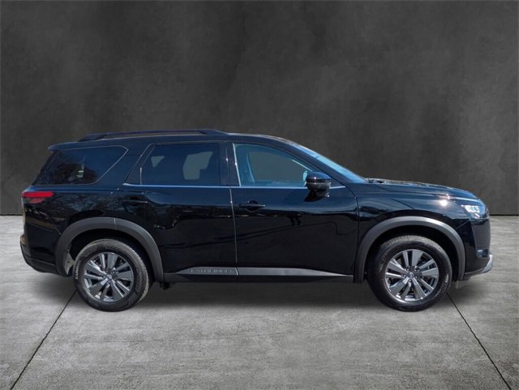 Used 2024 Nissan Pathfinder SV SUV