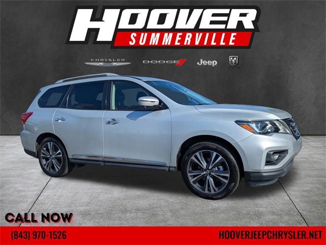 2020 Nissan Pathfinder Platinum's photo