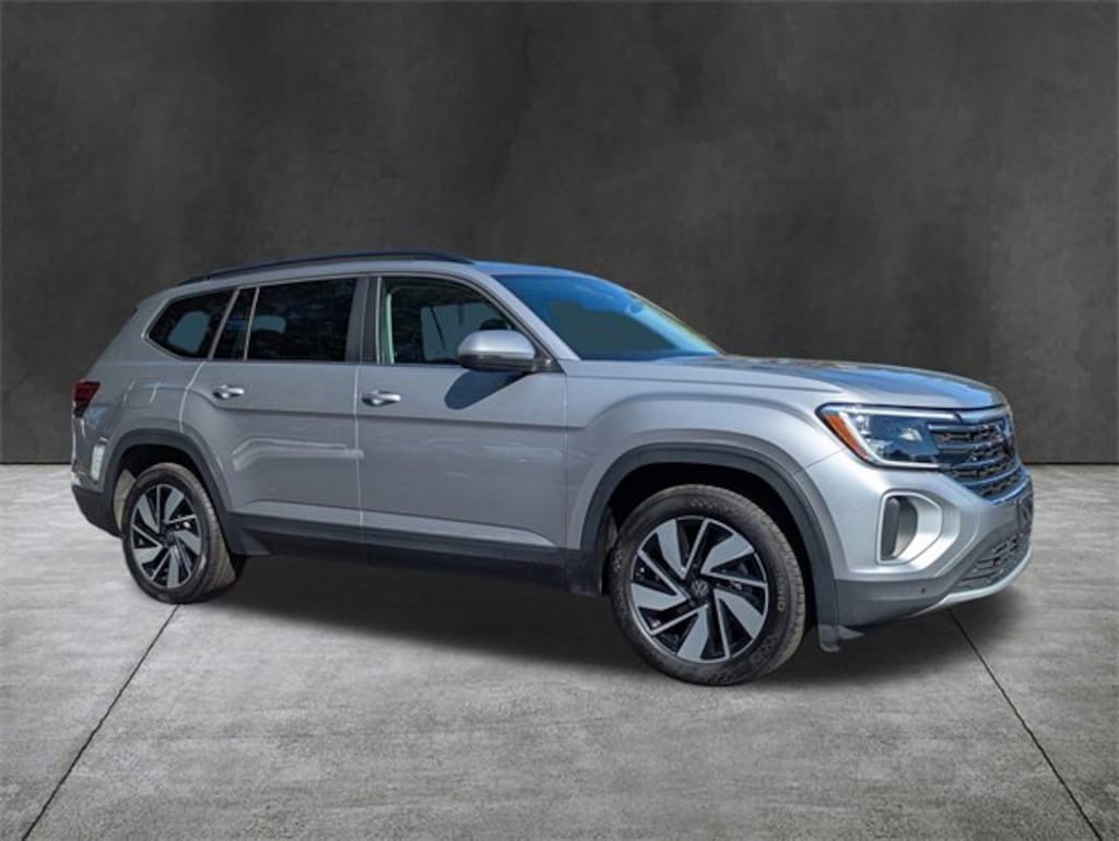 Used 2024 Volkswagen Atlas 2.0T SE w/Technology SUV