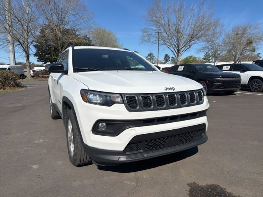 Used 2024 Jeep Compass Latitude SUV