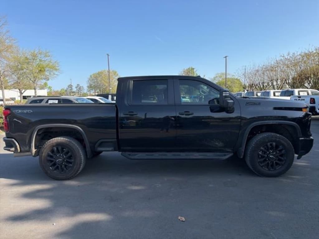 Used 2025 Chevrolet Silverado 2500HD Custom Truck Crew Cab
