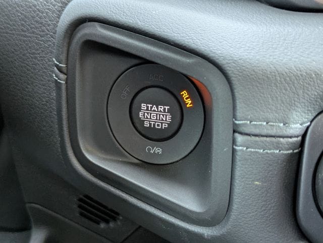 2025 Jeep Wrangler 4-Door Sahara - Photo 32