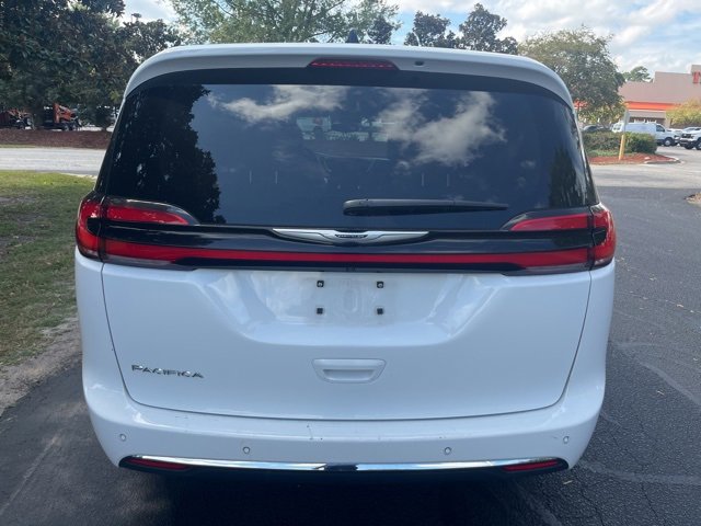 2024 Chrysler Pacifica Touring L photo 4
