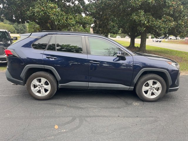 2020 Toyota RAV4 XLE photo 2