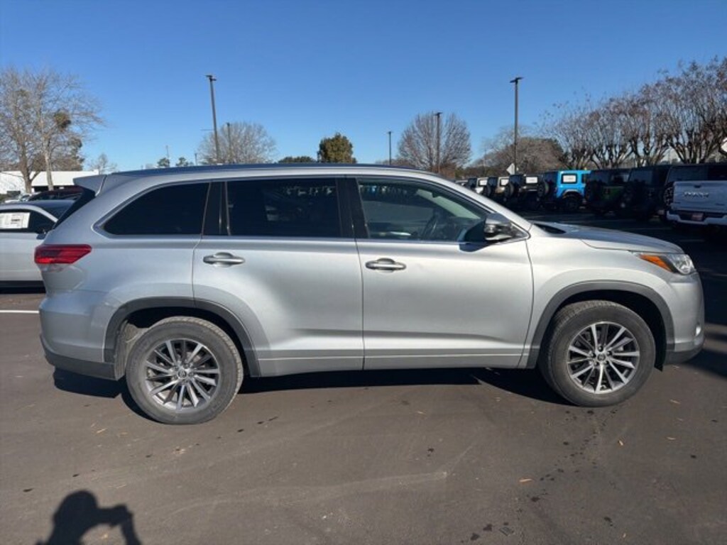 Used 2018 Toyota Highlander XLE SUV
