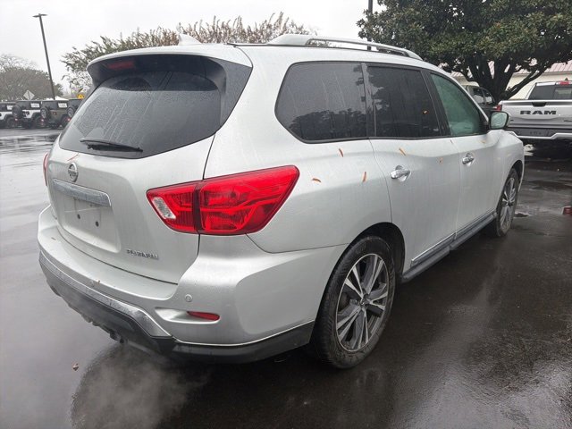 2020 Nissan Pathfinder Platinum photo 3