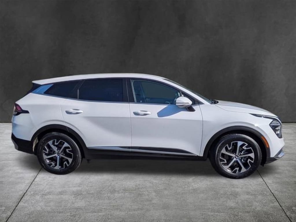 Used 2024 Kia Sportage EX SUV