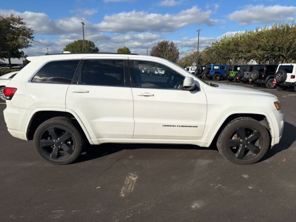 Used 2015 Jeep Grand Cherokee Altitude SUV