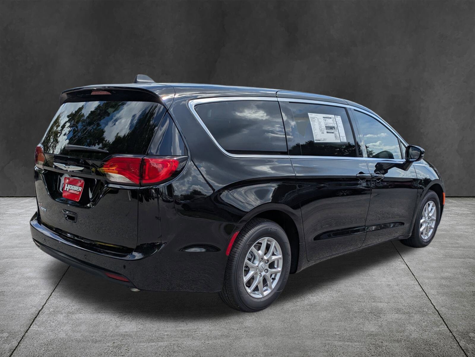 2026 Chrysler Voyager LX photo 4