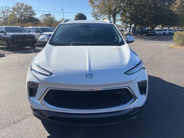 2024 Buick Encore GX Sport Touring photo 2