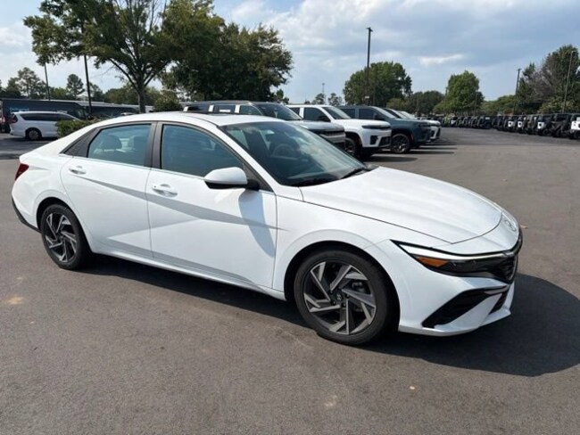 2025 Hyundai Elantra SEL Convenience Sedan