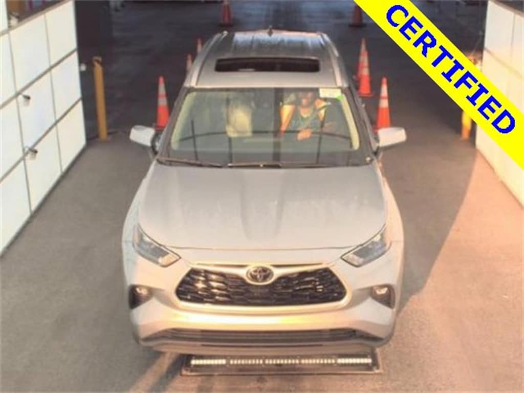 Used 2022 Toyota Highlander XLE SUV