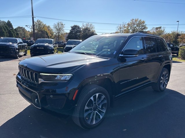 2022 Jeep Grand Cherokee Overland photo 3