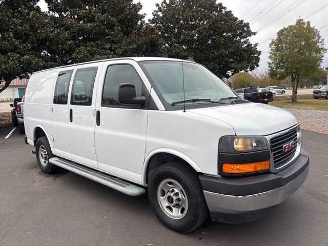 2023 GMC Savana Cargo Work Van's photo