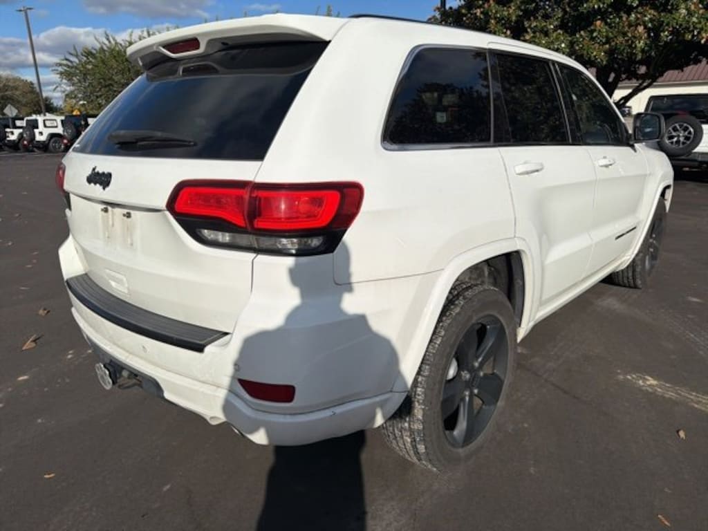 Used 2015 Jeep Grand Cherokee Altitude SUV