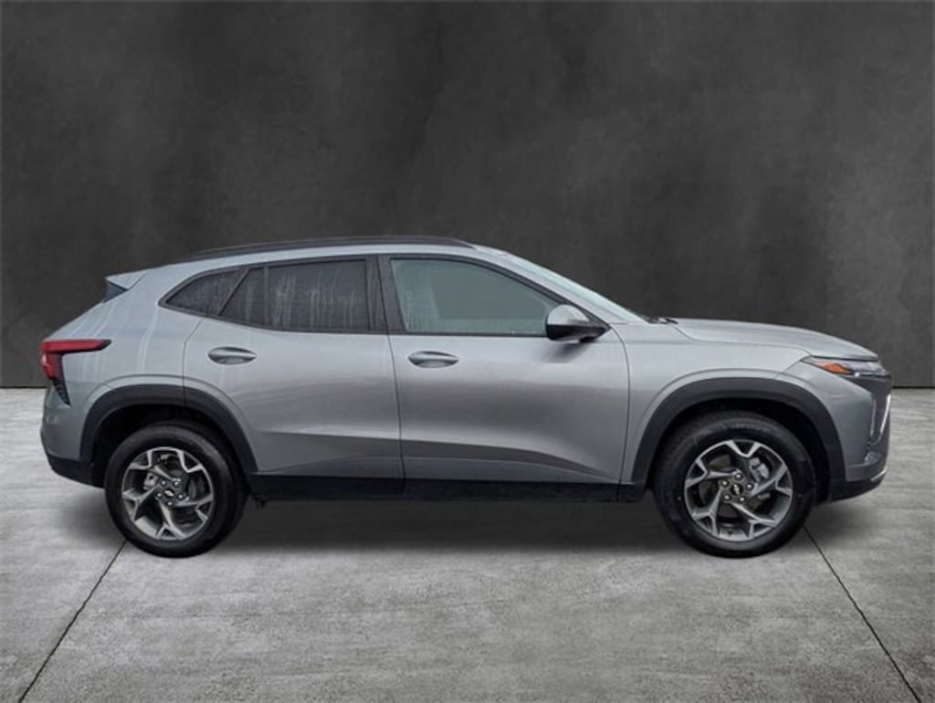 Used 2024 Chevrolet Trax LT SUV