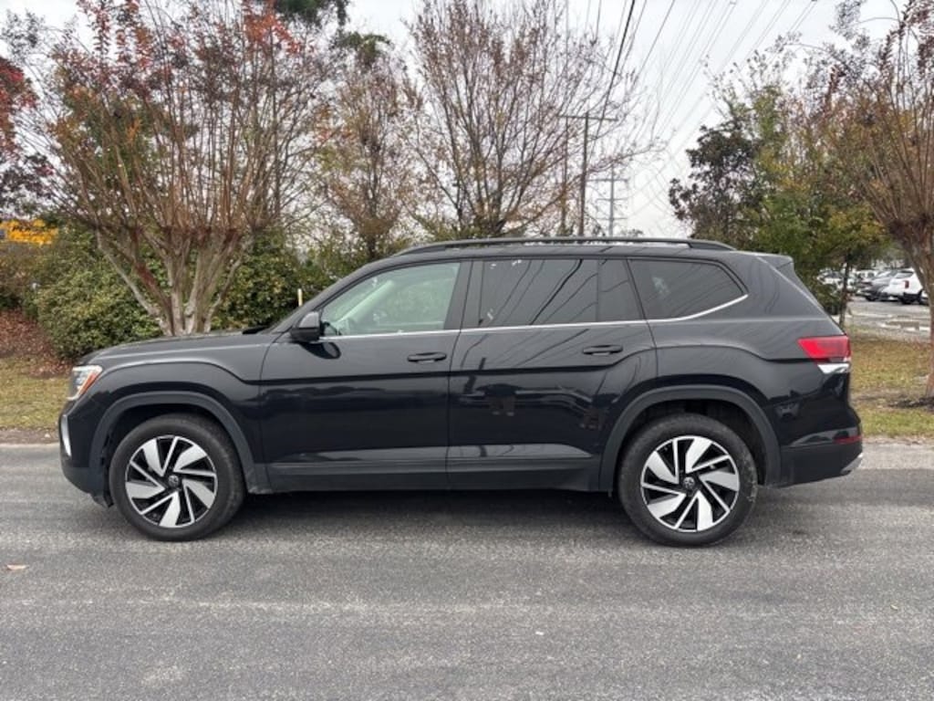 Used 2024 Volkswagen Atlas 2.0T SE w/Technology SUV