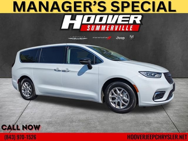2024 Chrysler Pacifica Touring L's photo