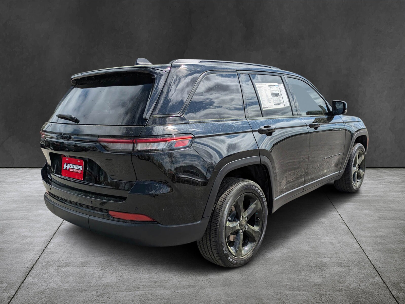 2025 Jeep Grand Cherokee Laredo Sport Altitude X photo 2
