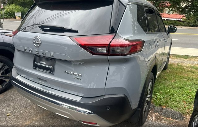 2022 Nissan Rogue Platinum photo 3