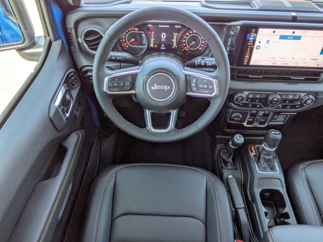 2025 Jeep Wrangler 4-Door Sahara - Photo 17