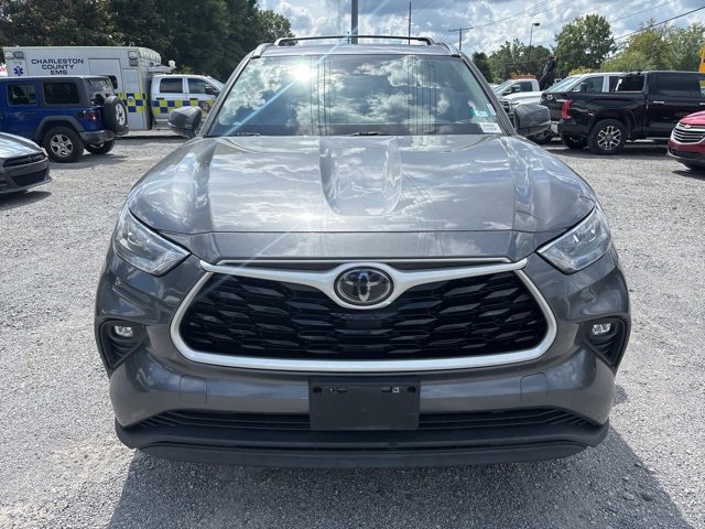 2020 Toyota Highlander XLE photo 2